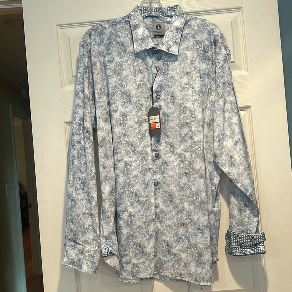 International Laundry House of Design Men’s Button Down Shirt - NWT